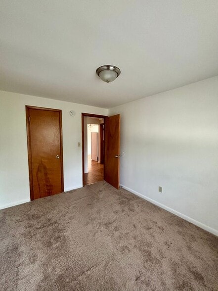 Building Photo - 104 Hinchey Ave