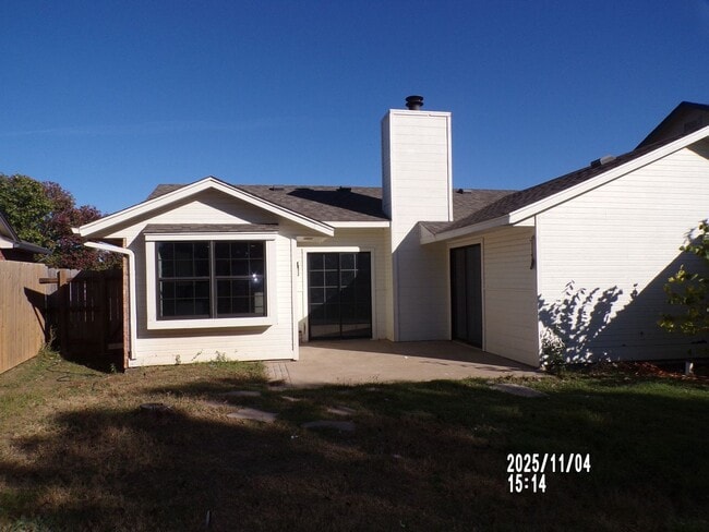 Building Photo - Fresh Paint!!, New Flooring and Granite Co...