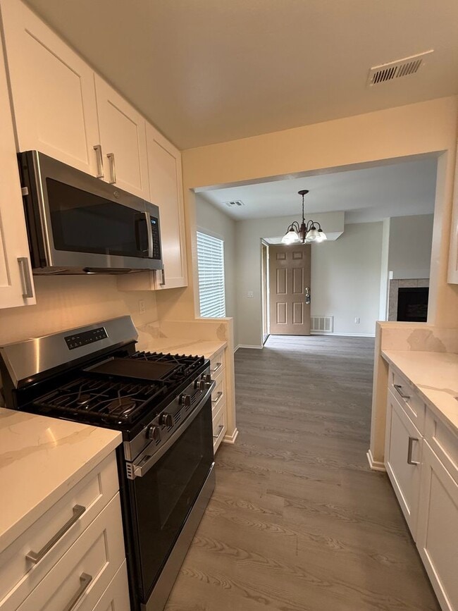 Building Photo - Terrific 2Br/2Ba Condo in Terra Vista II