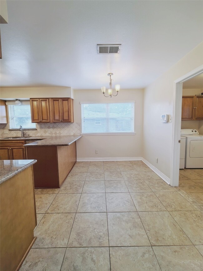 Building Photo - 5118 Lymbar Dr