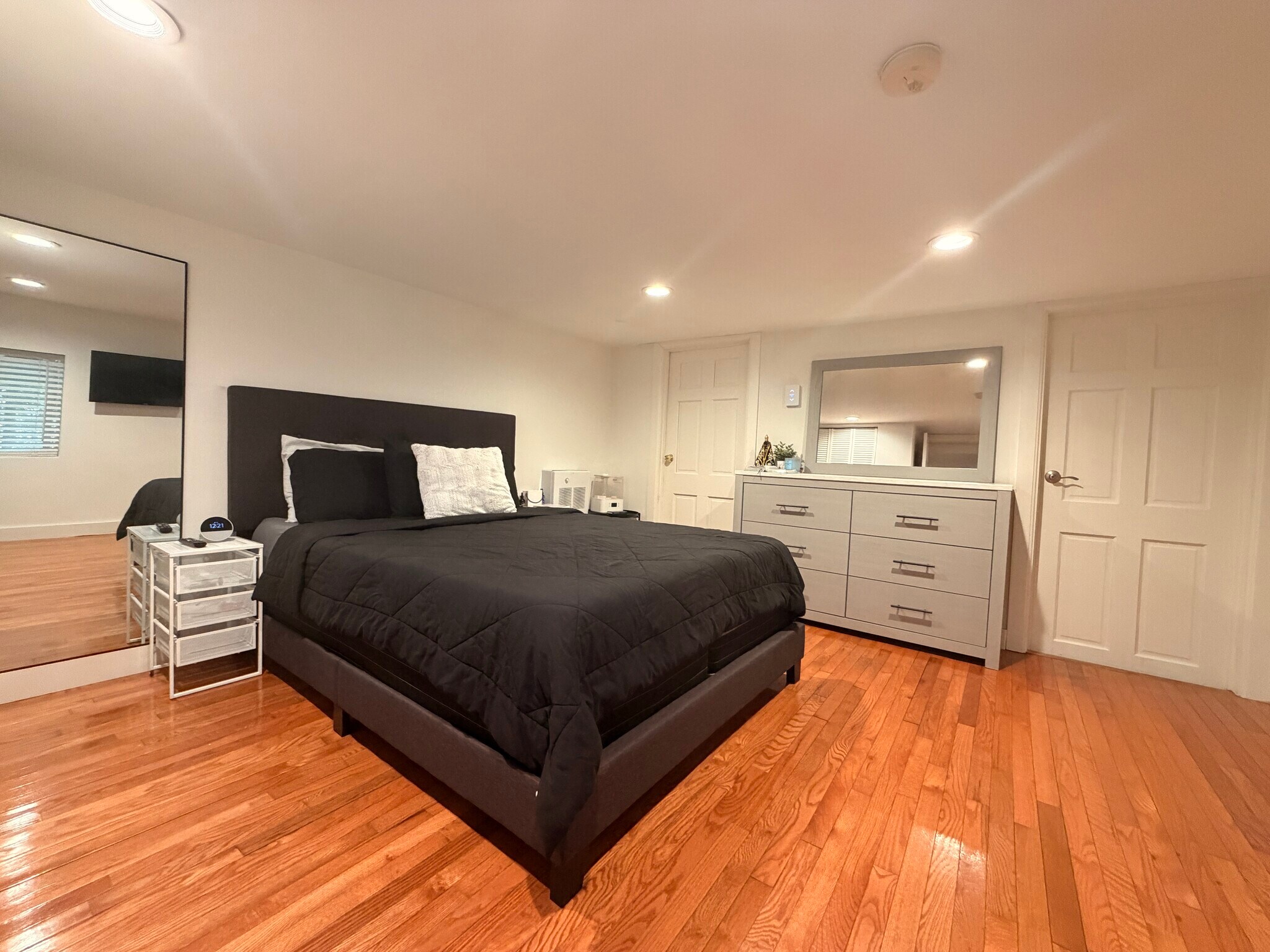 Building Photo - 532 East St