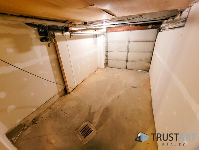 Building Photo - 3 bedroom house in Tacony