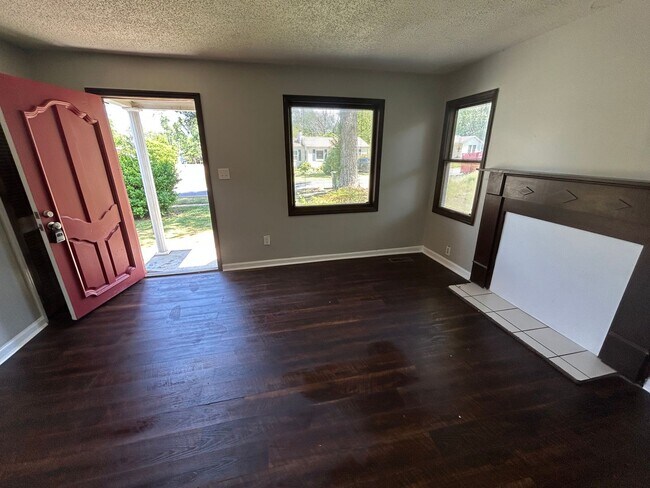Building Photo - 3Bed 1 bath home north Huntsville