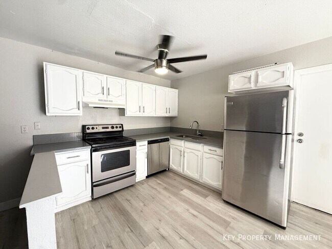 Building Photo - 5187 Garden Ln