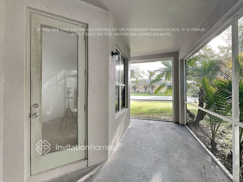 Building Photo - 12423 25th Ct E