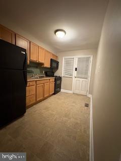 Building Photo - 6166 Parkway Dr