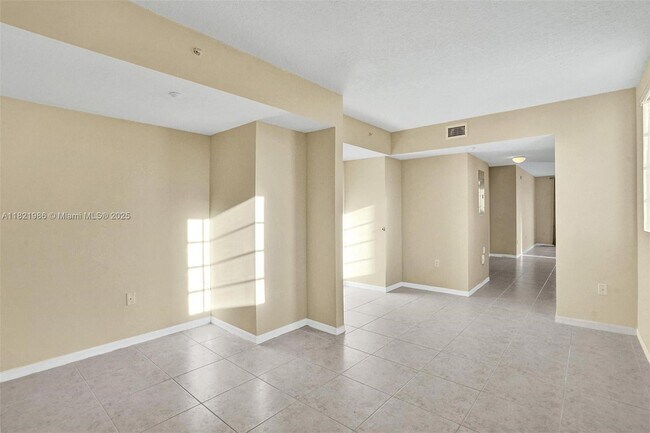 Building Photo - 201 Golden Isles Dr