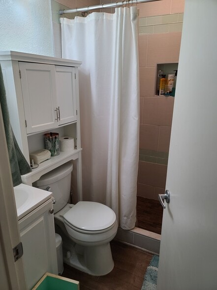 Hall bath, sink to shower - 3400 Santa Maria Way