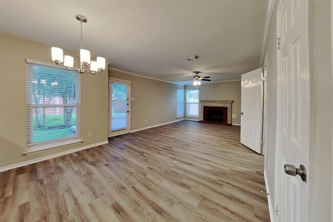 Building Photo - 3407 Fort Richmond Dr