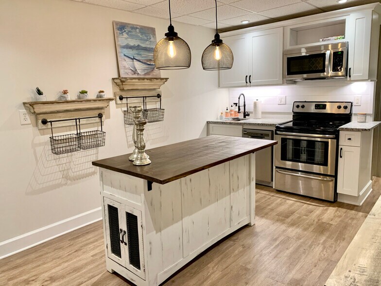 Building Photo - 1330 Land O Lakes Dr