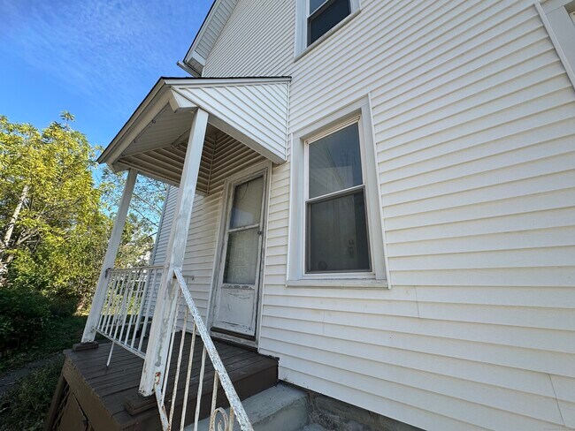 Primary Photo - 7 Hill St