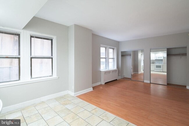 Building Photo - 1321 Spruce St