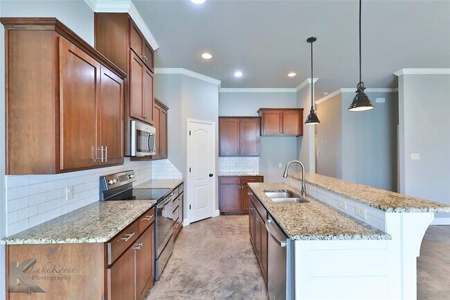 Building Photo - 3810 Carrera Ln