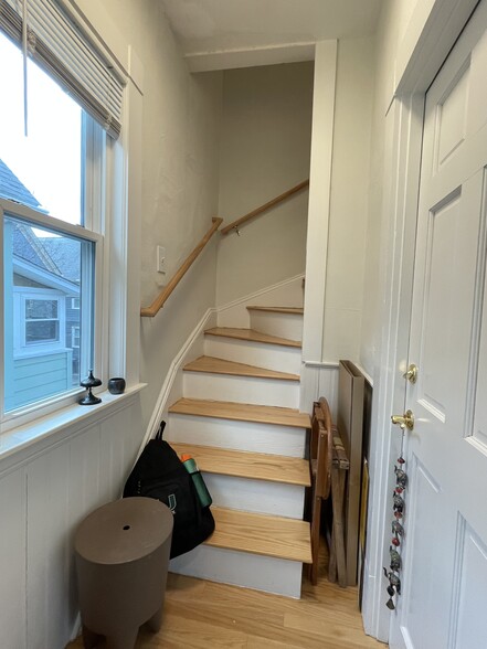 Building Photo - 12 Seven Pines Ave