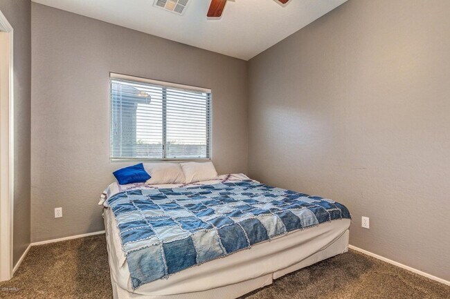 Building Photo - Gorgeous 5 Bedroom 3.5 Bath Stetson Valley...