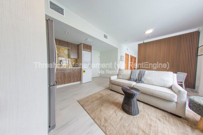 Building Photo - 820 Ocean Dr