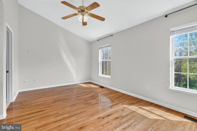 Building Photo - 7123 Gresham Ct E