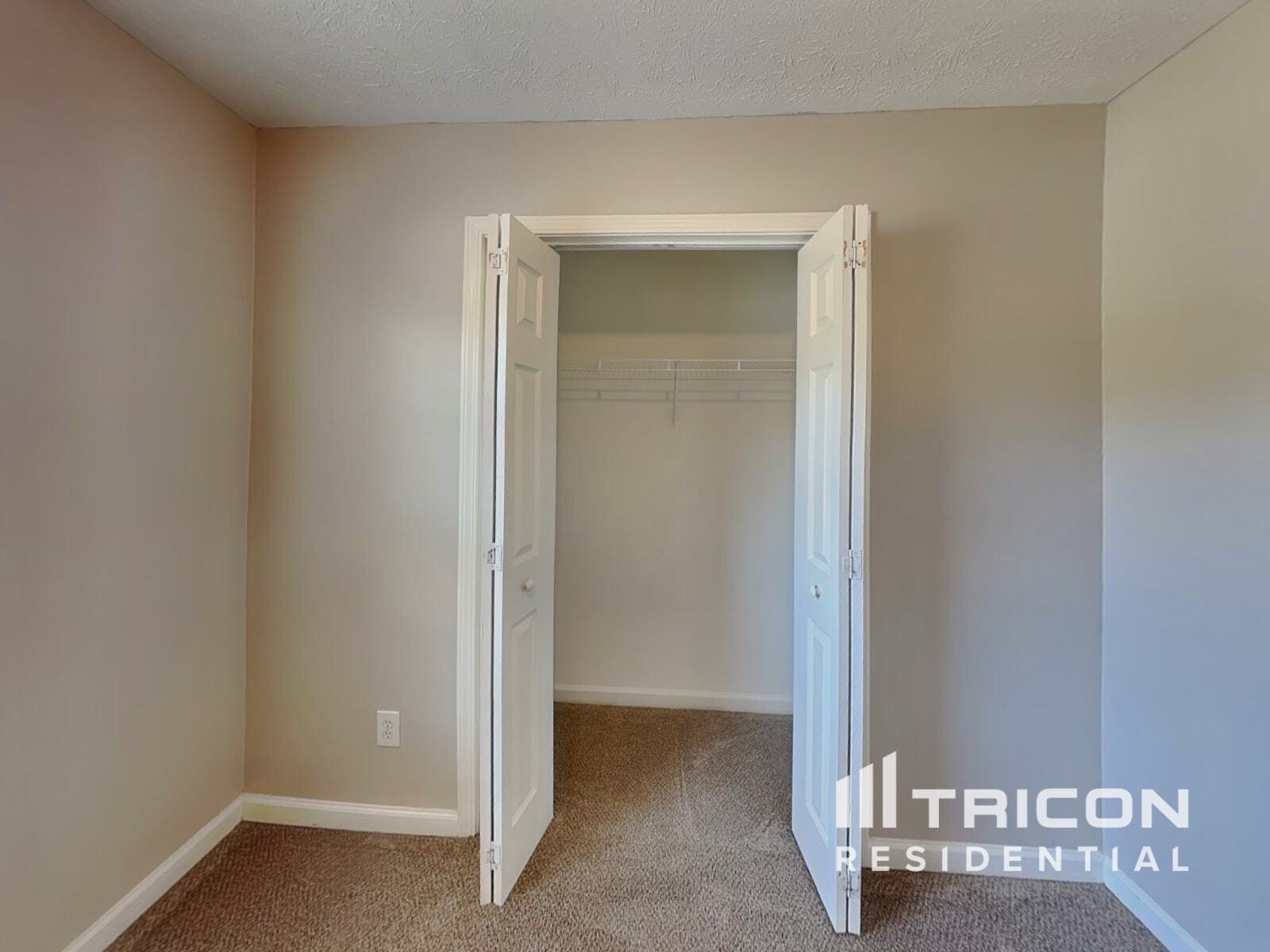 Building Photo - 734 Trickle Ln