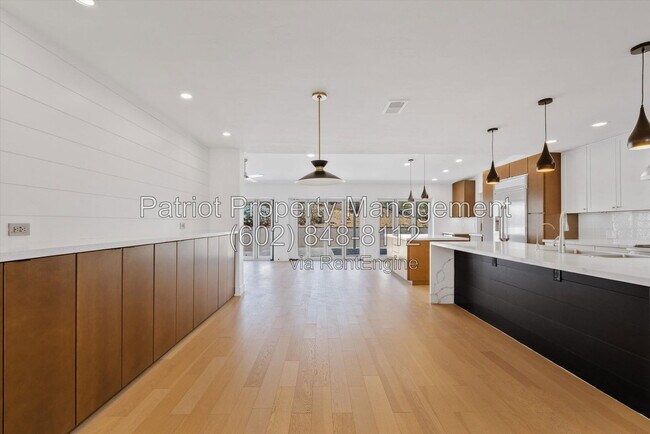 Building Photo - 8515 N 13th Pl