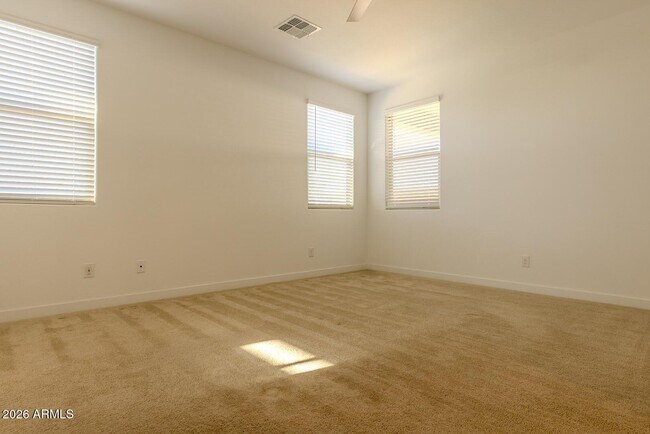 Building Photo - 1548 W Corral Rd