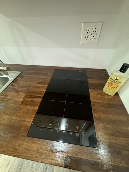 Building Photo - 1608 Laurel Grove Rd