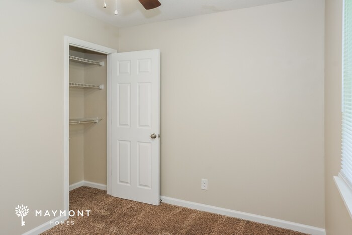 Building Photo - 2418 Oxmoor Ln SW