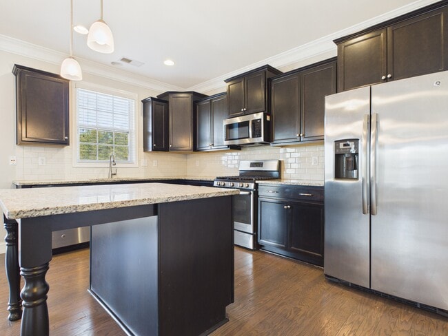 Building Photo - 8810 Douglas Palace Ct