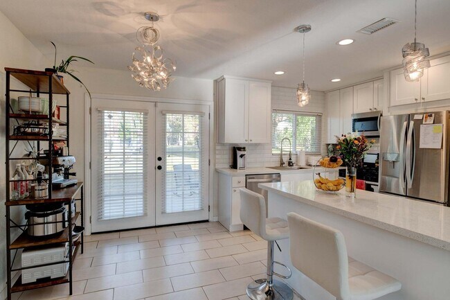 Building Photo - 75240 Camello Ct N