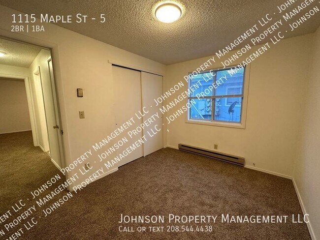 Building Photo - 1115 Maple St