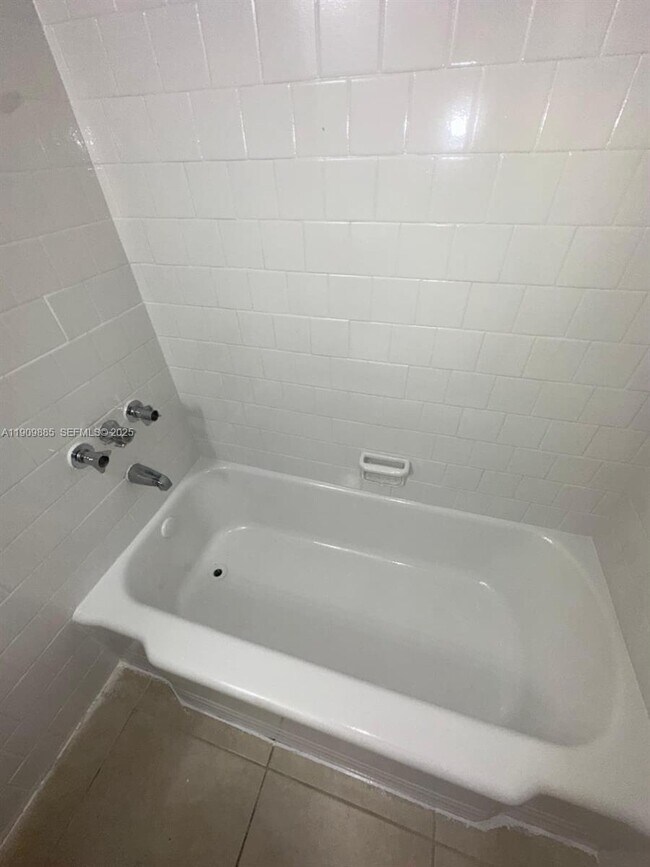 Building Photo - 101 NW 29th Ave