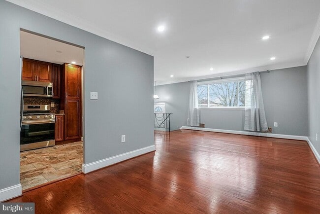 Building Photo - 6912 Eilerson St