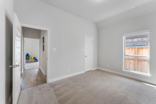 Building Photo - 9410 Mont Ellie Ln