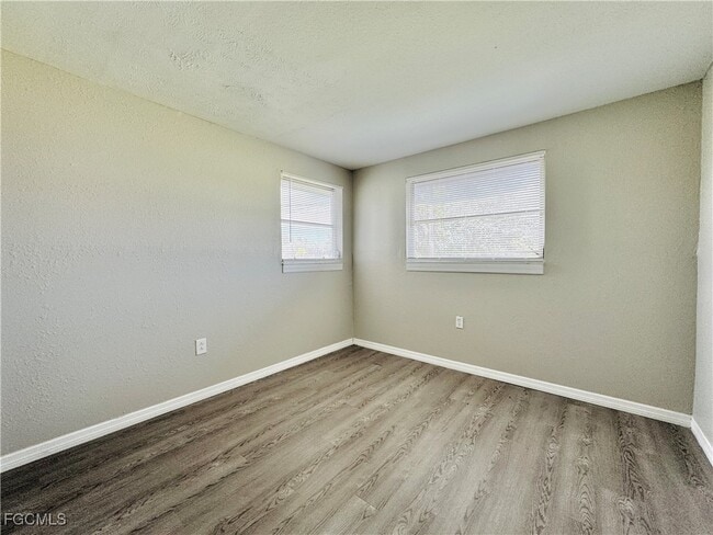 Building Photo - 331 Tarpon Dr