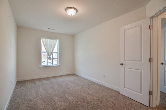 Building Photo - 145 Noble Deer Wy
