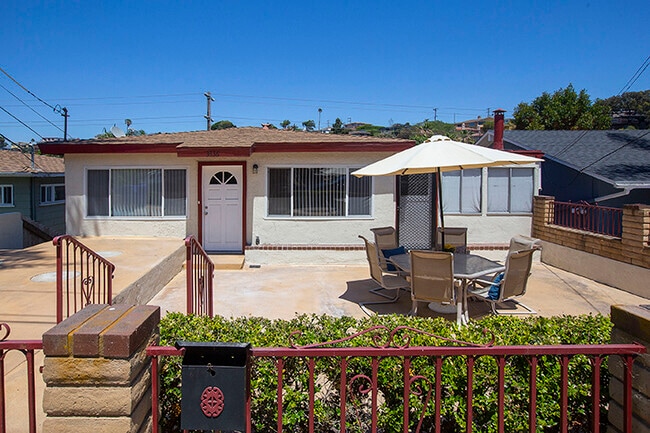 Building Photo - 3536 Wawona Dr