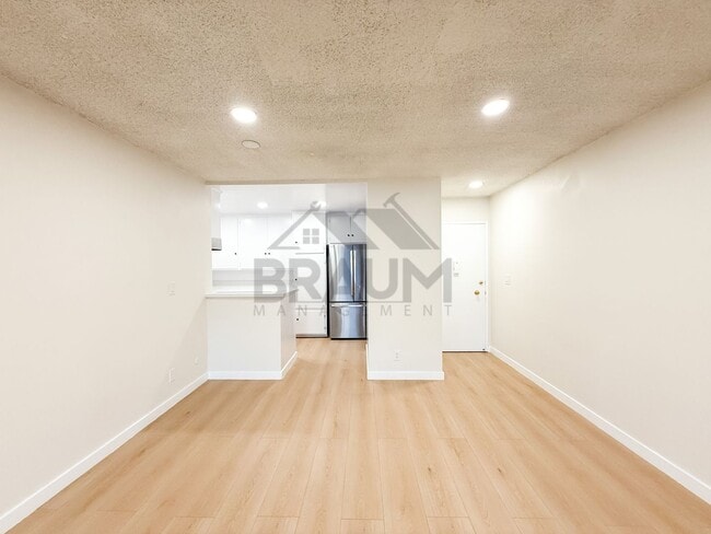 Building Photo - 6041 Whitsett Ave