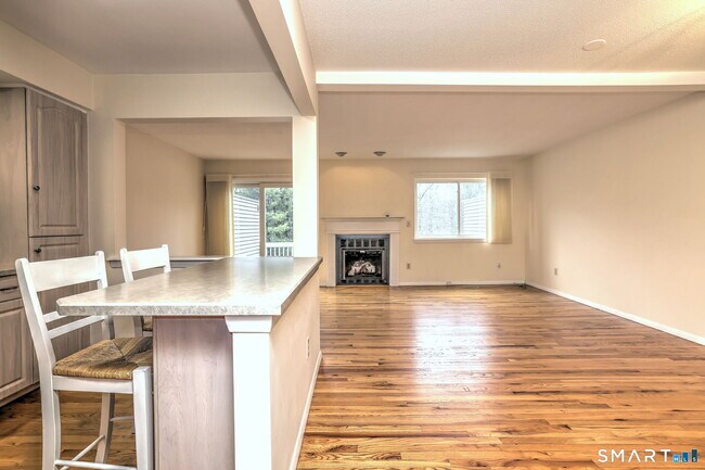 Building Photo - 47 Jerimoth Dr