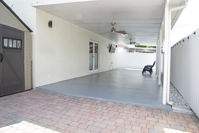 Building Photo - 9035 SW 148th Ct