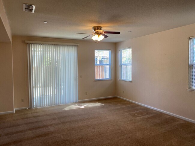 Building Photo - 3 br, 2.5 bath House - 2634 Nicolson Circle