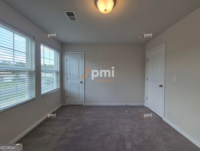Building Photo - 712 Maddux Dr