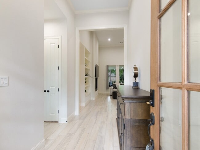 Building Photo - 12118 S Tara Plantation Dr