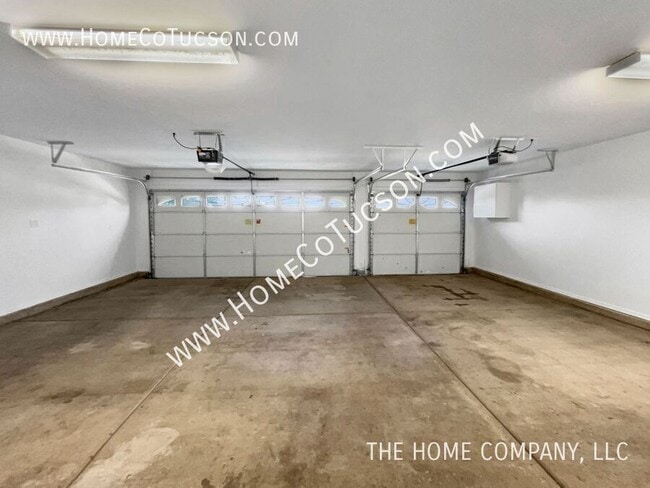 Building Photo - 1061 S Seldon Pl
