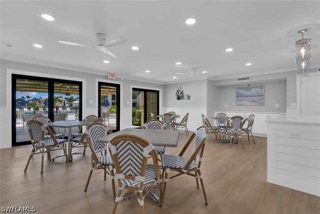 Building Photo - 3200 Gulf Shore Blvd N