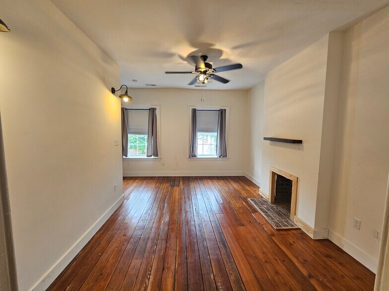 Building Photo - 308 E Leigh St
