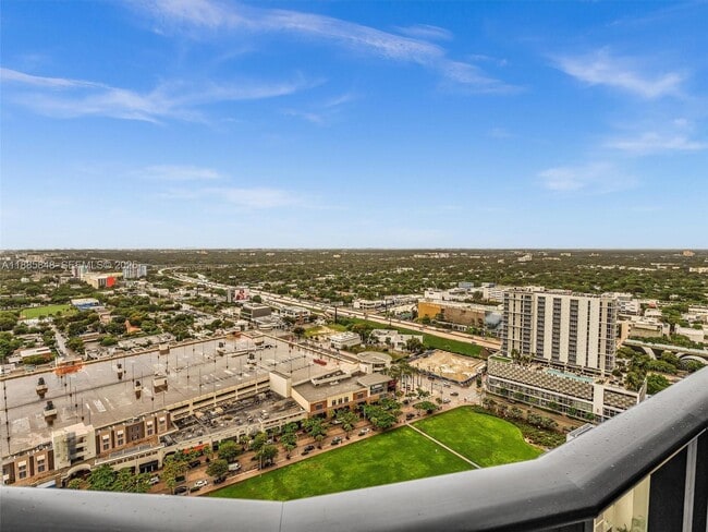 Building Photo - 121 NE 34th St