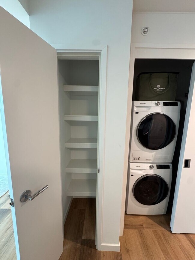 Building Photo - Ready to Move in Brand New Condo! First Time Renting! 1 Bed/1 Bath/1 Parking at The Park on Ke‘ea...