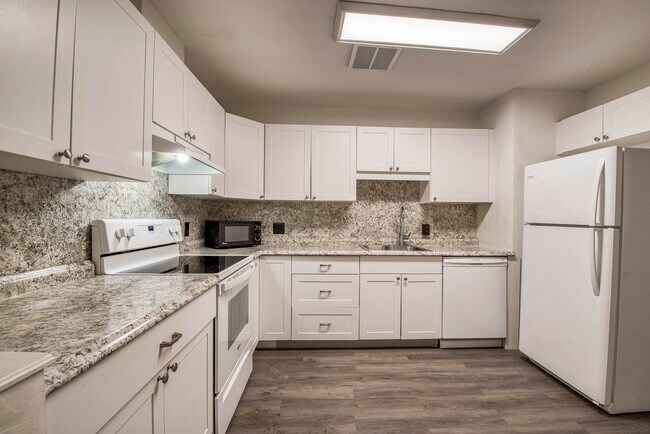 Building Photo - 4111 S Indian River Dr