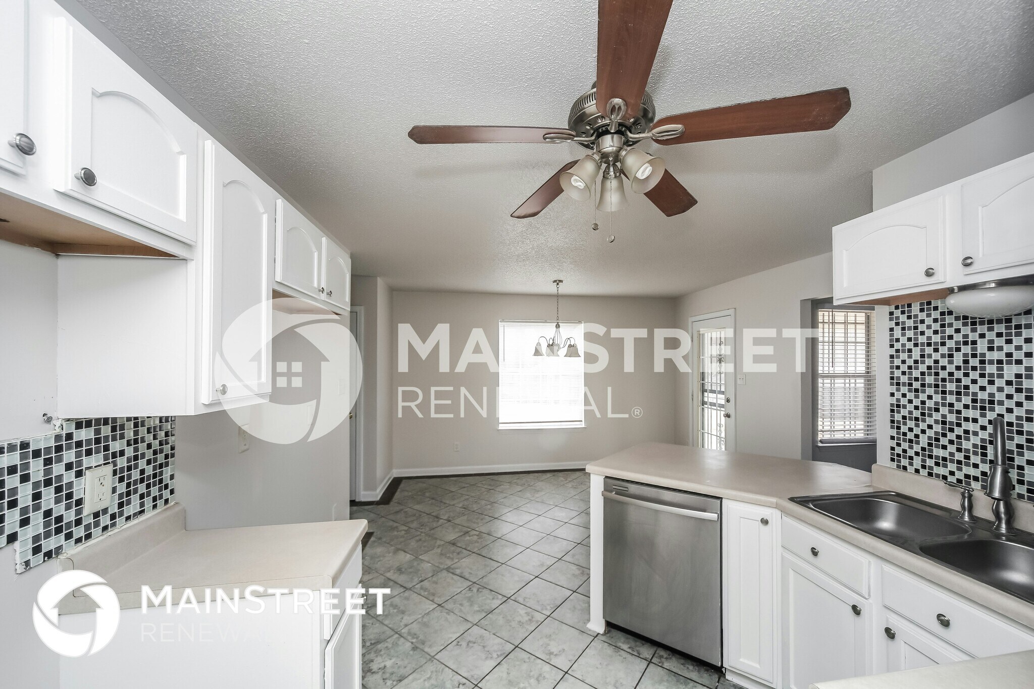 Building Photo - 4560 Cedar Ridge Cove