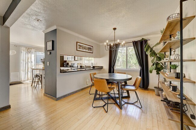 Building Photo - 12737 W Aqueduct Dr