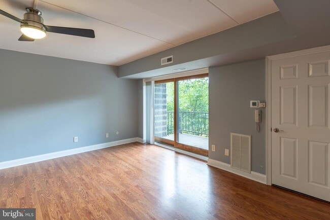 Building Photo - 235 E Village Rd